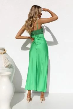Renia Dress GREEN 10 Renia Dress GREEN -Mona Shop 0L4A1808 94198.1665631836