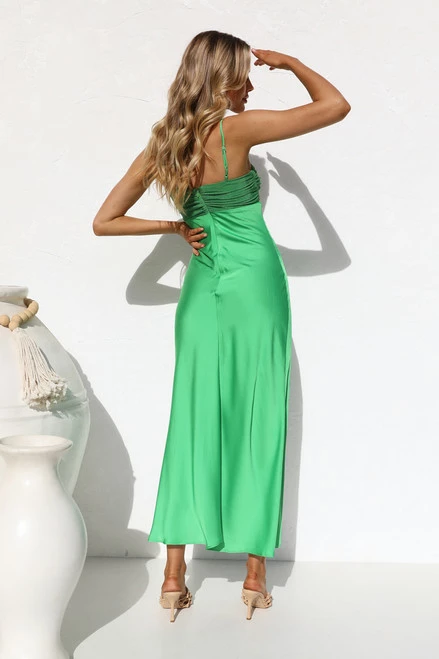Renia Dress GREEN Renia Dress GREEN -Mona Shop 0L4A1808 94198.1665631836