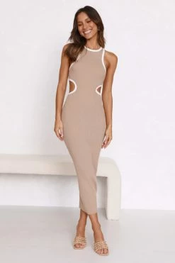 Tyler Dress CAMEL -Mona Shop 4L8A2064 76151.1654232417