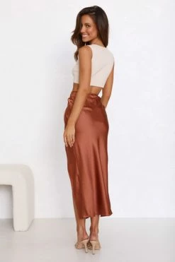 Monaita Skirt RUST 6 Monaita Skirt RUST -Mona Shop 4L8A2322 93799.1655185162