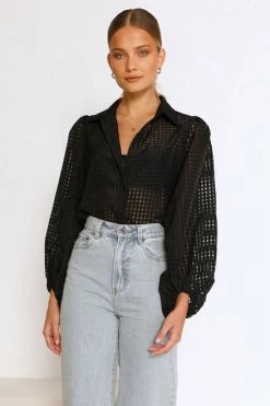 Maliah Top BLACK 7 Maliah Top BLACK -Mona Shop 4 L8A1751 56626.1656986418