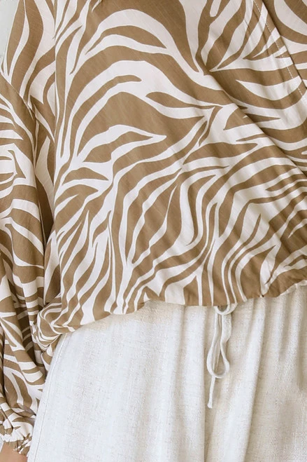 Veronica Top KHAKI Veronica Top KHAKI -Mona Shop 5 L4A8496 56121.1631864648