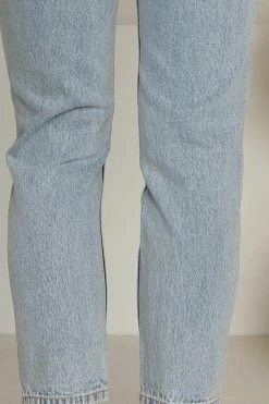 Connor Jeans -Mona Shop 5 L4A8878 76401.1619756253 56601.1651554780