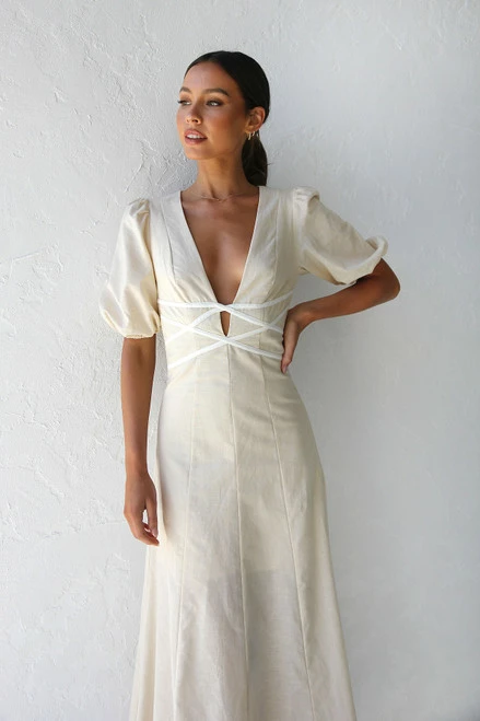 Kellie Dress BEIGE Kellie Dress BEIGE -Mona Shop IMG 5490 15425.1663383343