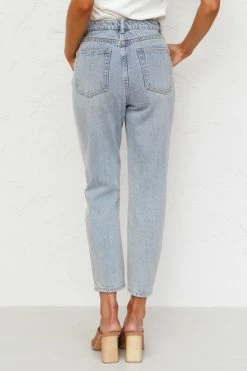 Connor Jeans -Mona Shop L4A0773 42703.1619756254 15124.1651554780