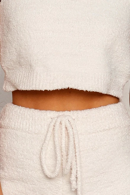 Arya Knit Shorts CREAM Arya Knit Shorts CREAM -Mona Shop L4A7886 1 07671.1590837277