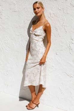 Frida Dress -Mona Shop L4A9396 21796.1623296768