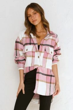 River Shacket PINK 7 River Shacket PINK -Mona Shop L4A9868 1 40325.1651553815